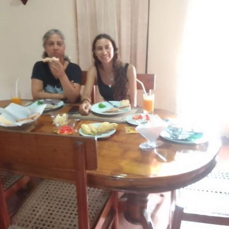 Mama'S Hostel By Taprobane Negombo Esterno foto
