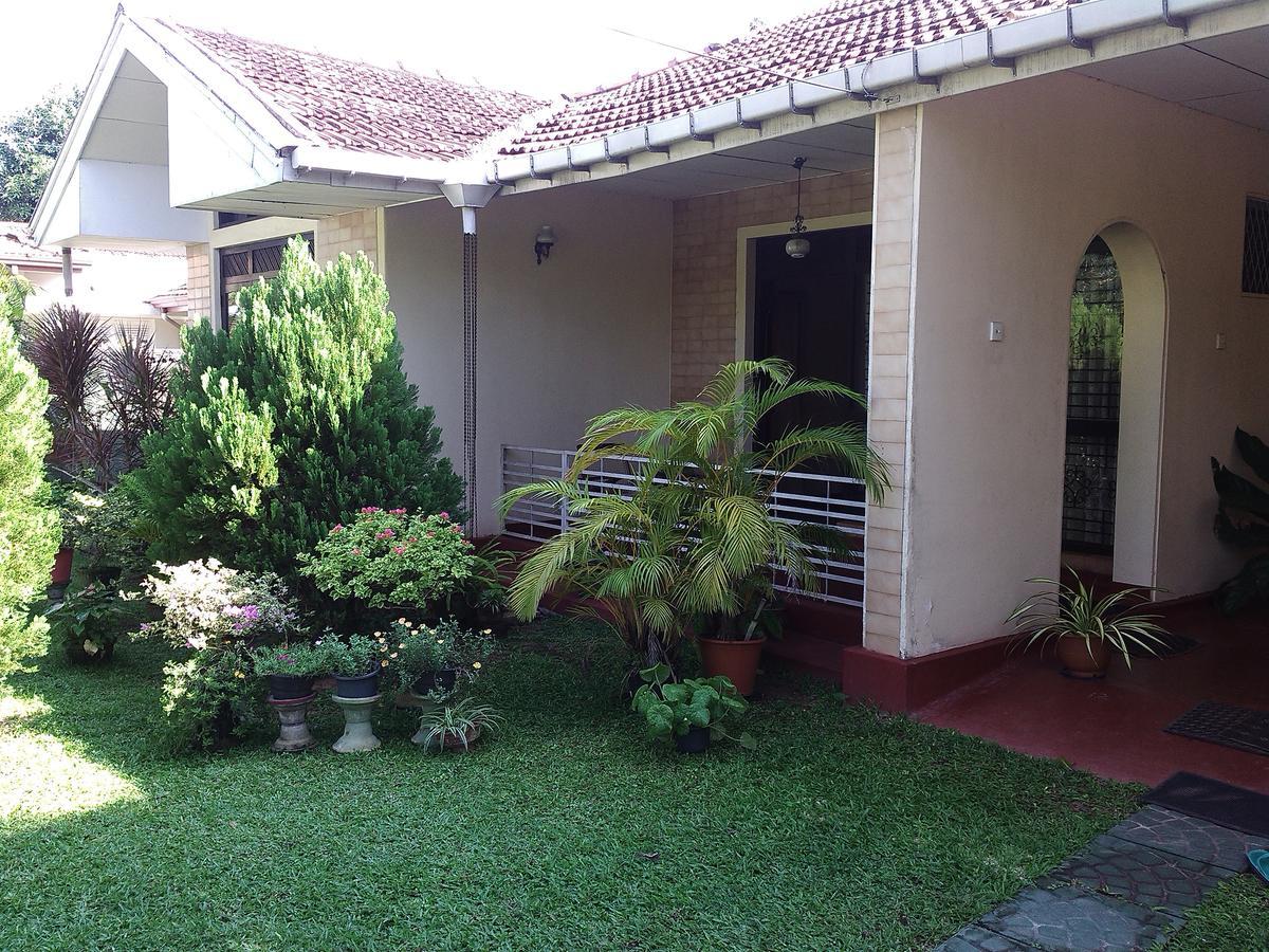 Mama'S Hostel By Taprobane Negombo Esterno foto